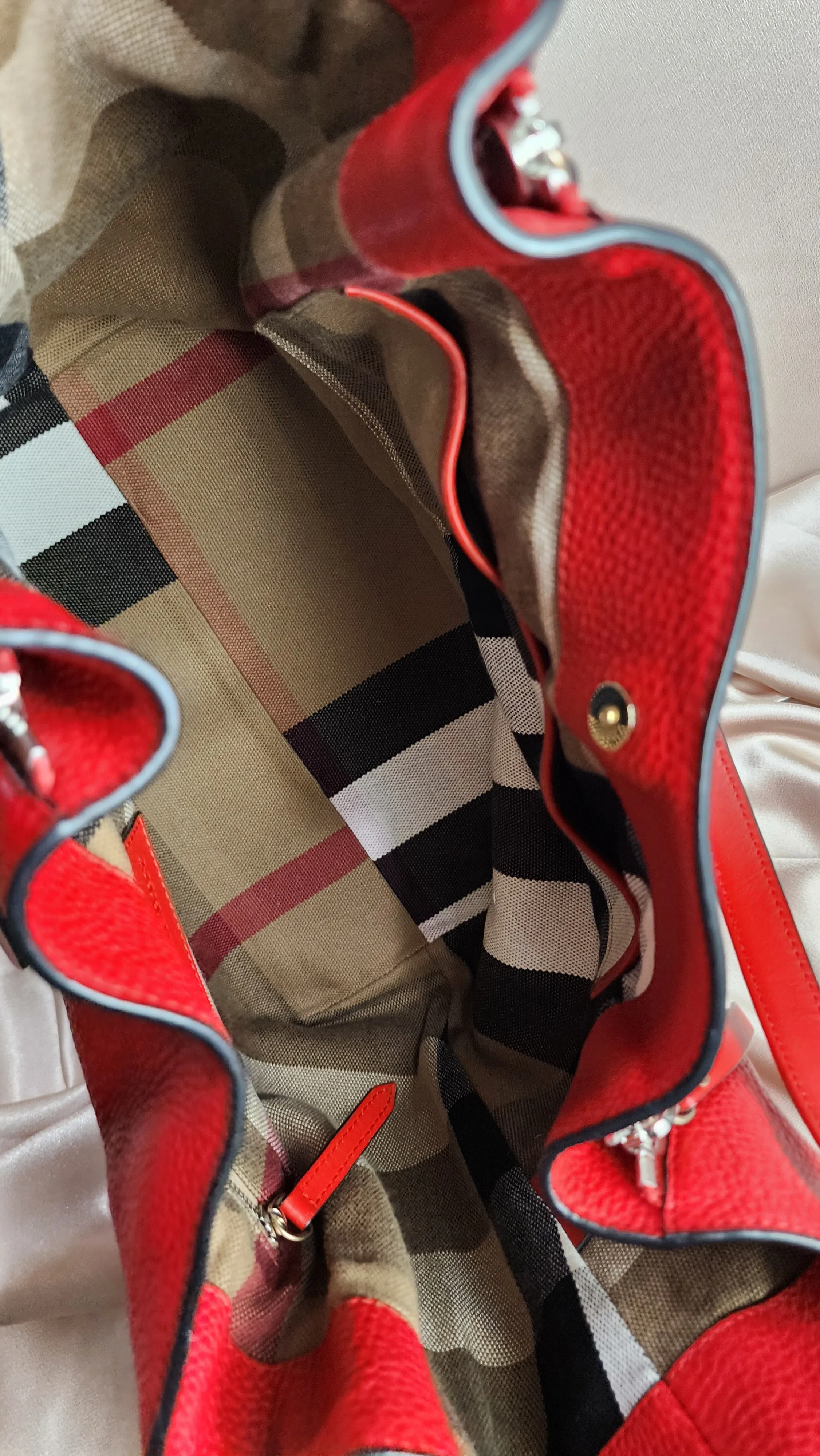 Burberry Red Leather Large Shoulder Bag - 0733