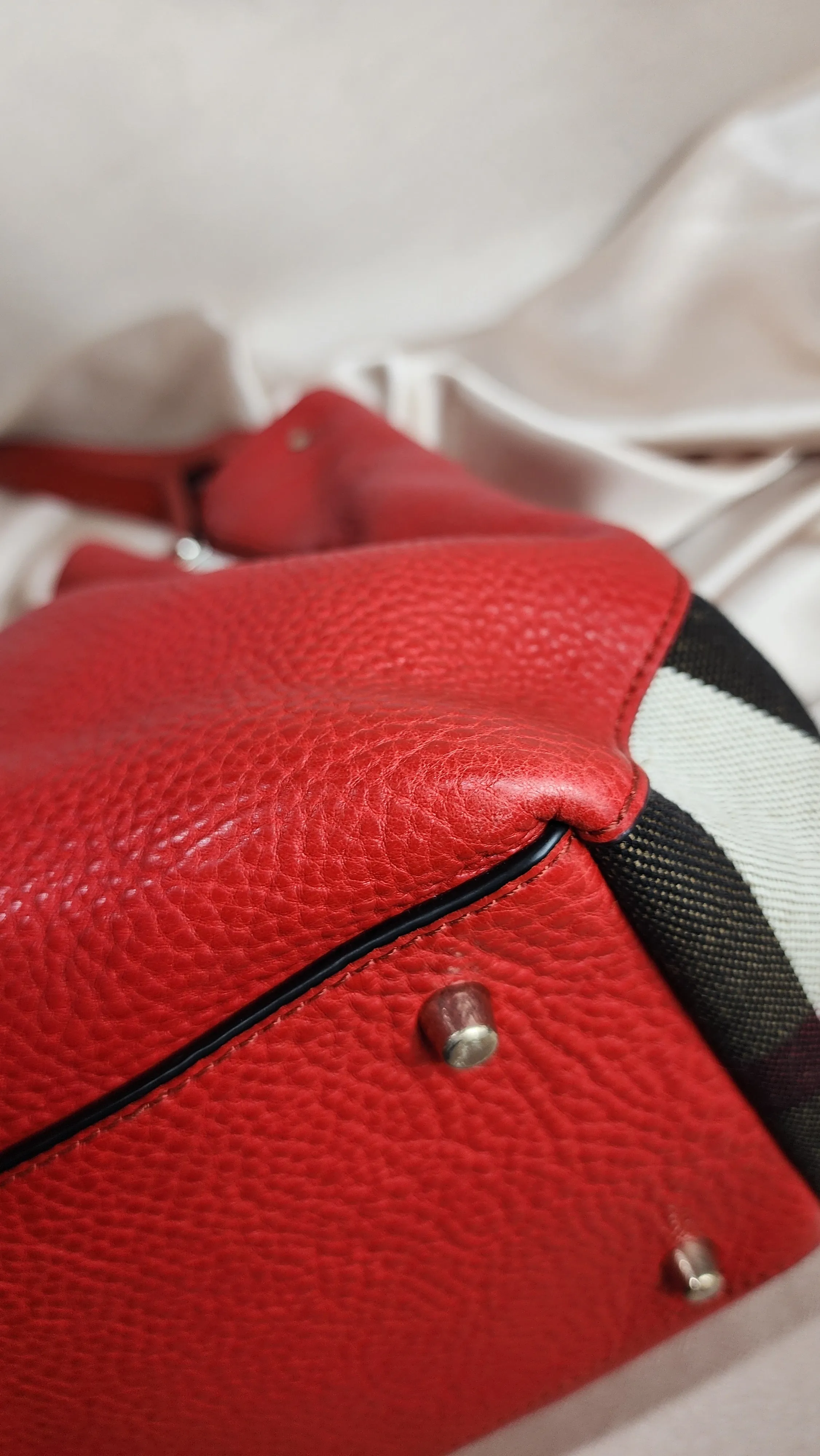 Burberry Red Leather Large Shoulder Bag - 0733