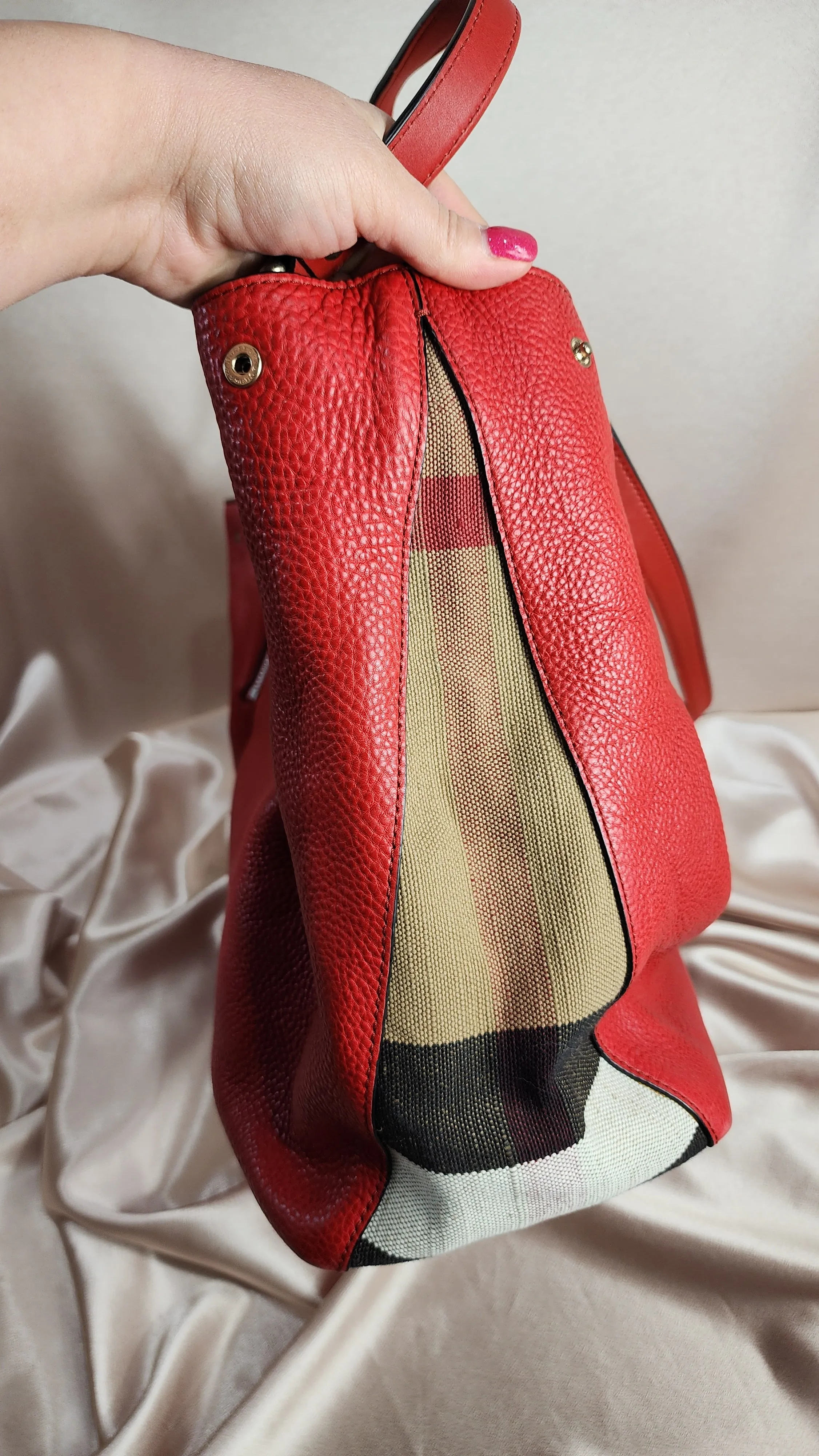 Burberry Red Leather Large Shoulder Bag - 0733