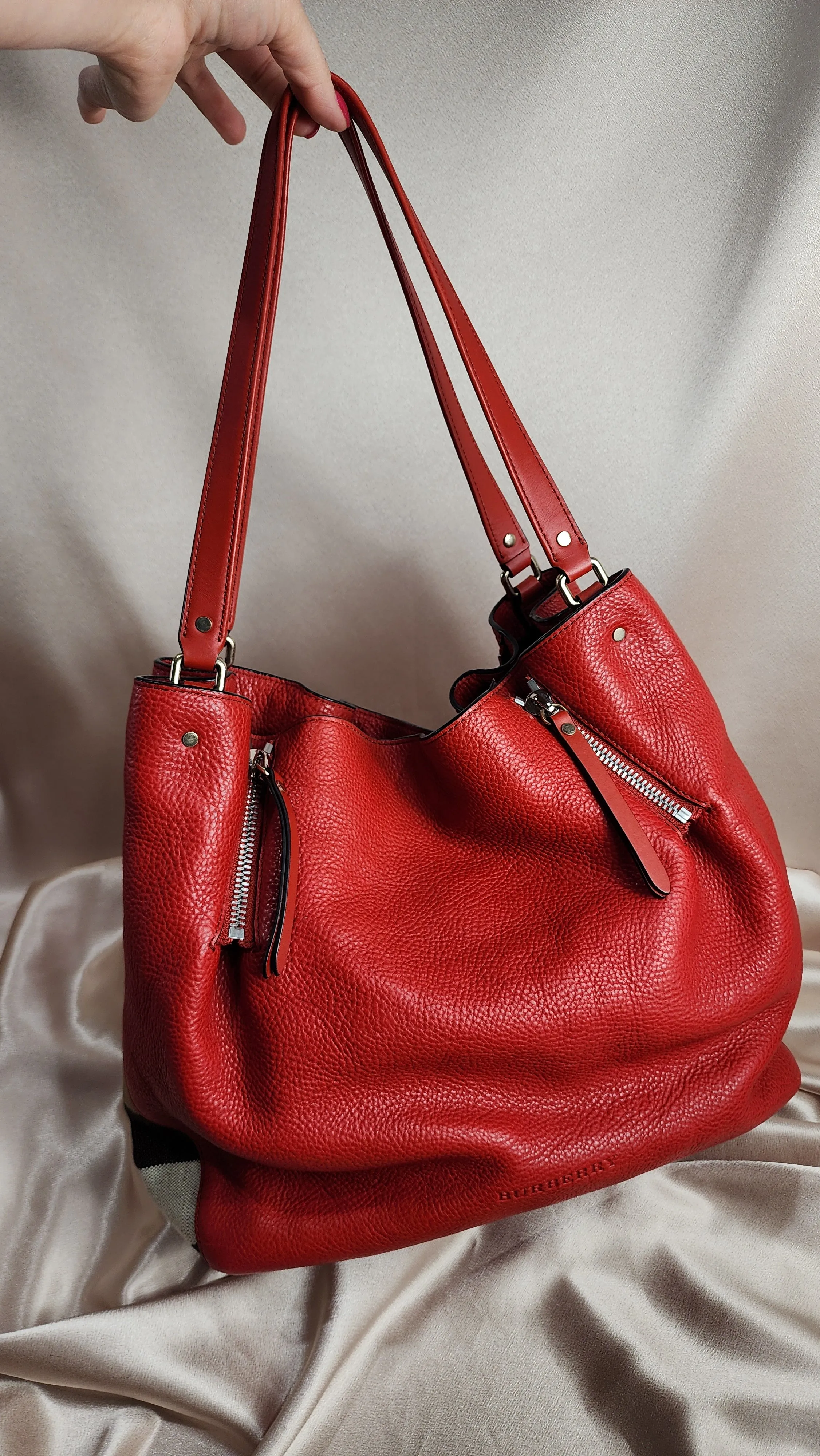 Burberry Red Leather Large Shoulder Bag - 0733