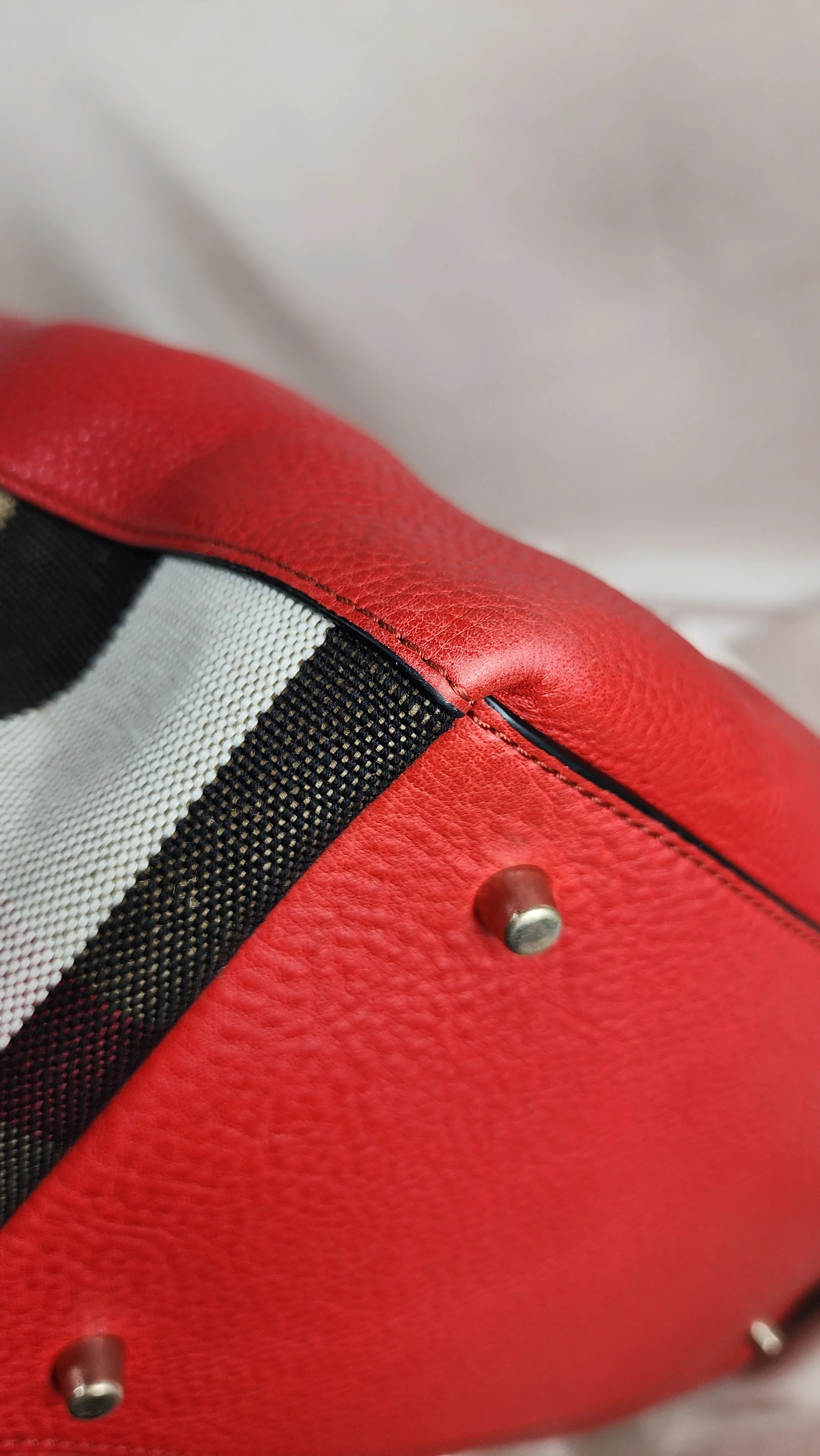 Burberry Red Leather Large Shoulder Bag - 0733