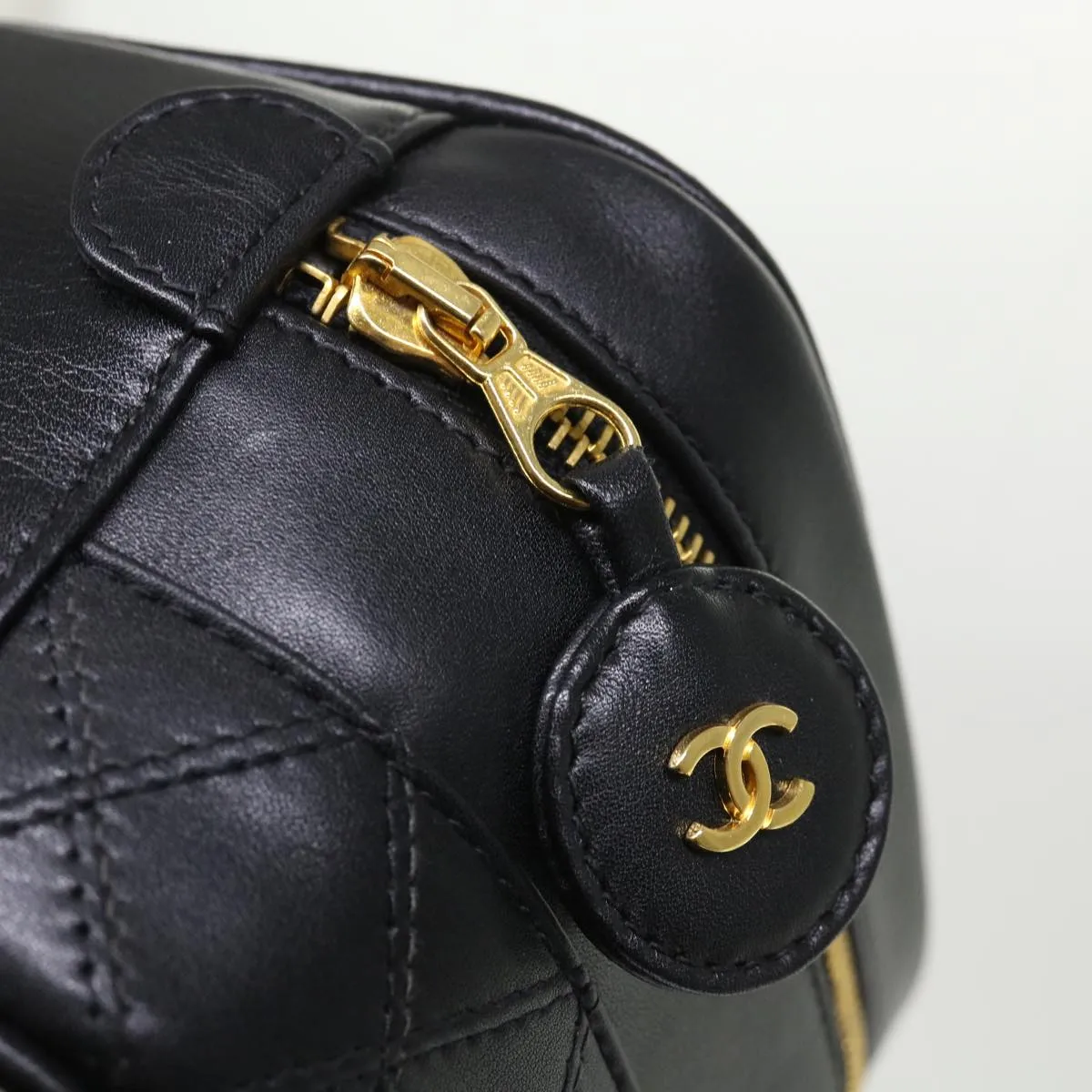 CHANEL Vanity Cosmetic Pouch Lamb Skin Beige CC  49478A