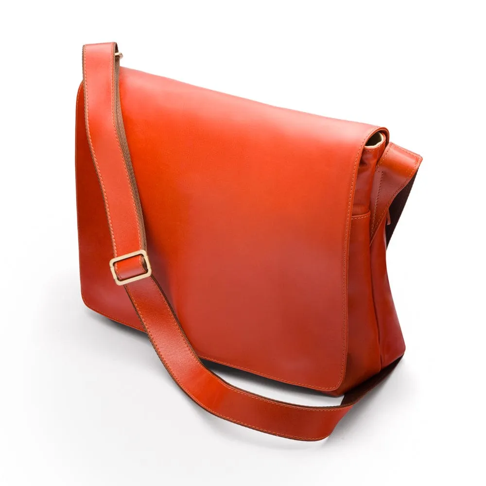 Classic Postman's Leather Messenger Bag - Light Tan