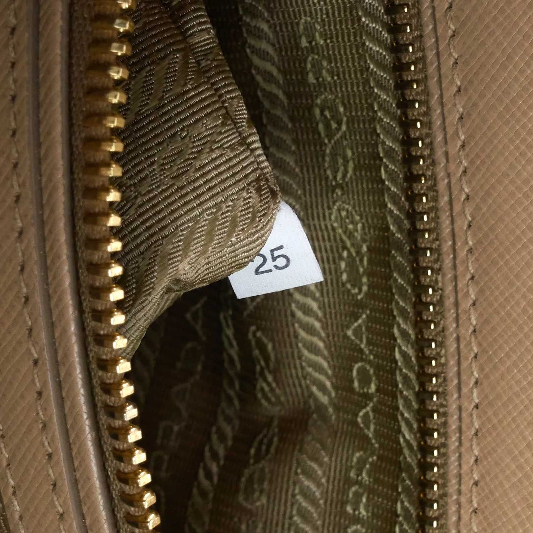 Galleria Double Zip Medium Saffiano Leather Tote Bag