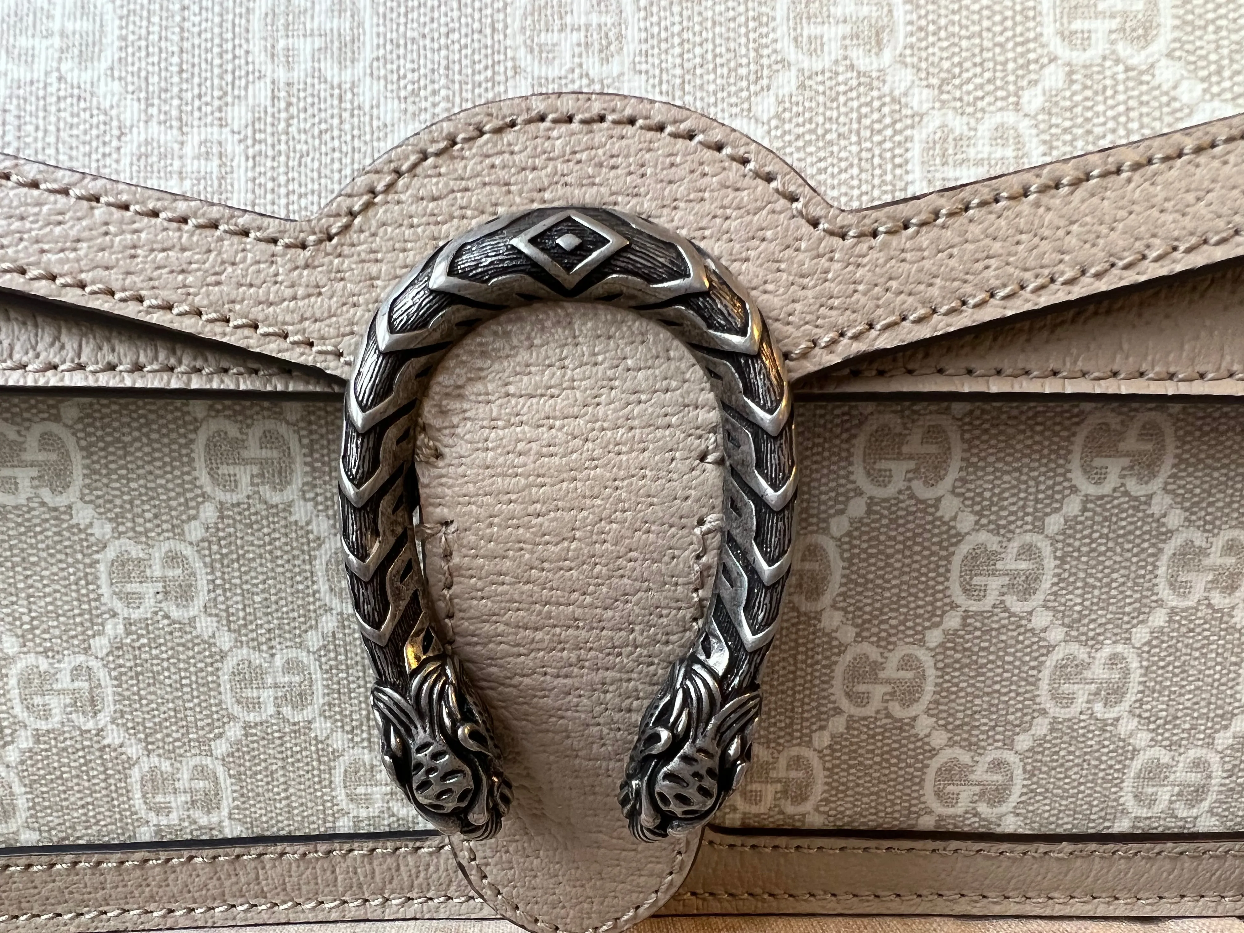 Gucci Dionysus GG Small Shoulder Bag in White and Beige Canvas (RRP £2,130)