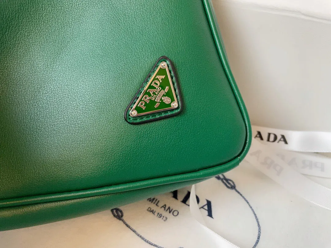 PD166 Triangle Leather Pouch / 10.2x6.3x2inch