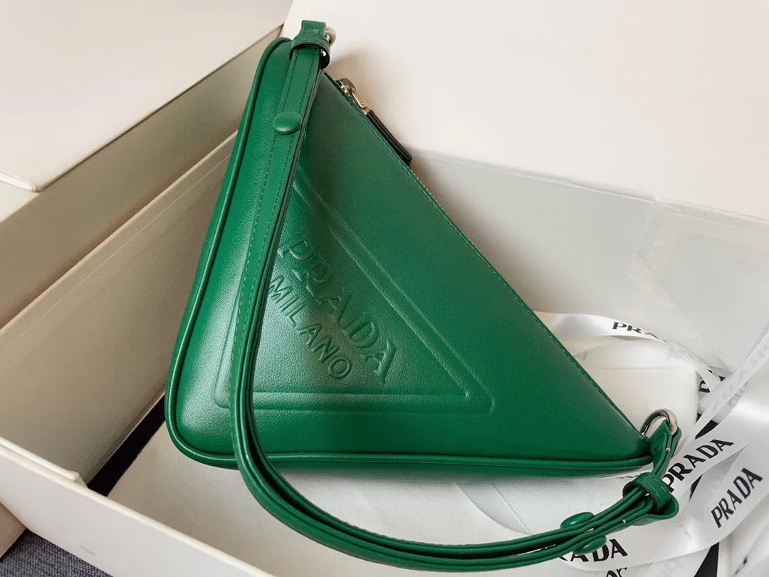 PD166 Triangle Leather Pouch / 10.2x6.3x2inch